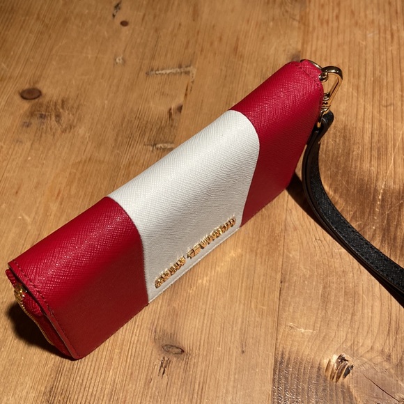NWOT Michael Kors Essential zip Wallet Wristlet red & white leather - Picture 14 of 14